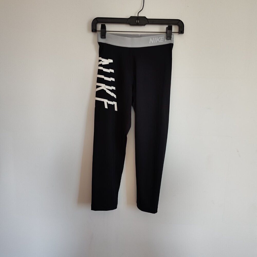 Ladies SZ S Nike Pro Black Dri-Fit Logo Cropped Leggings